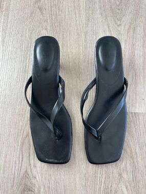 Minimal Black Square-Toe Women's Flip Sandals